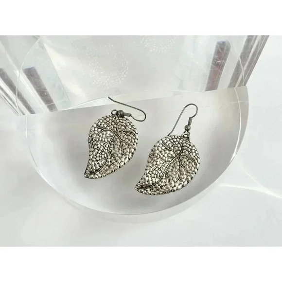 Silver Tone Vintage Leaf Shape Textured Dangle Earrings - Picture 3 of 10